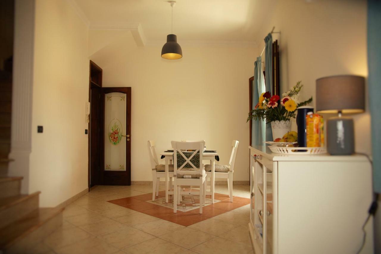 Bnb Donnalaura Carini Exterior photo