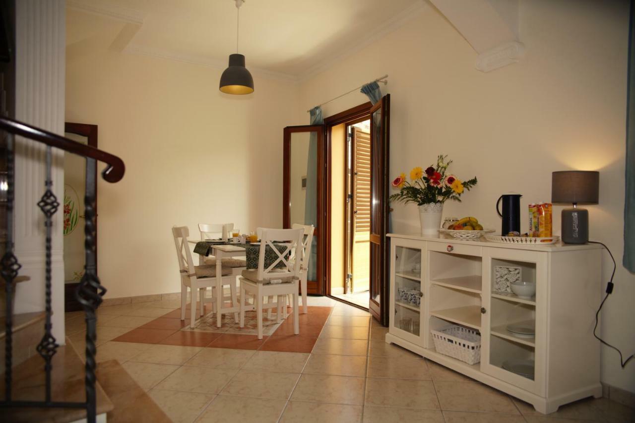 Bnb Donnalaura Carini Exterior photo